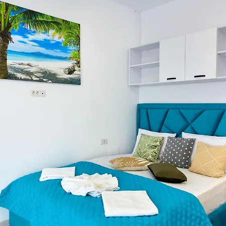 Apartment Tomis 2 *