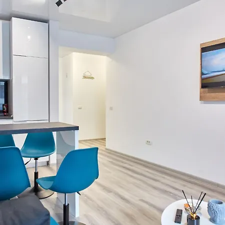 Apartment Tomis 2 *