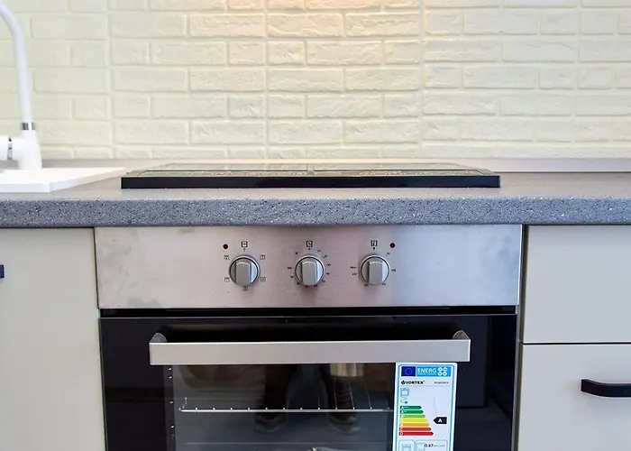 Tomis 2 * 那沃达利