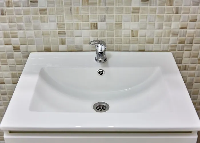 Tomis 2 * 那沃达利